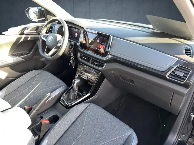 Volkswagen T-Cross view 15