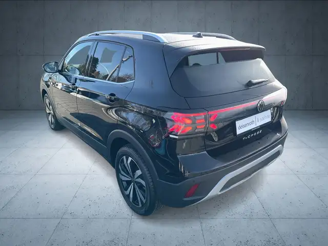 Volkswagen T-Cross view 4