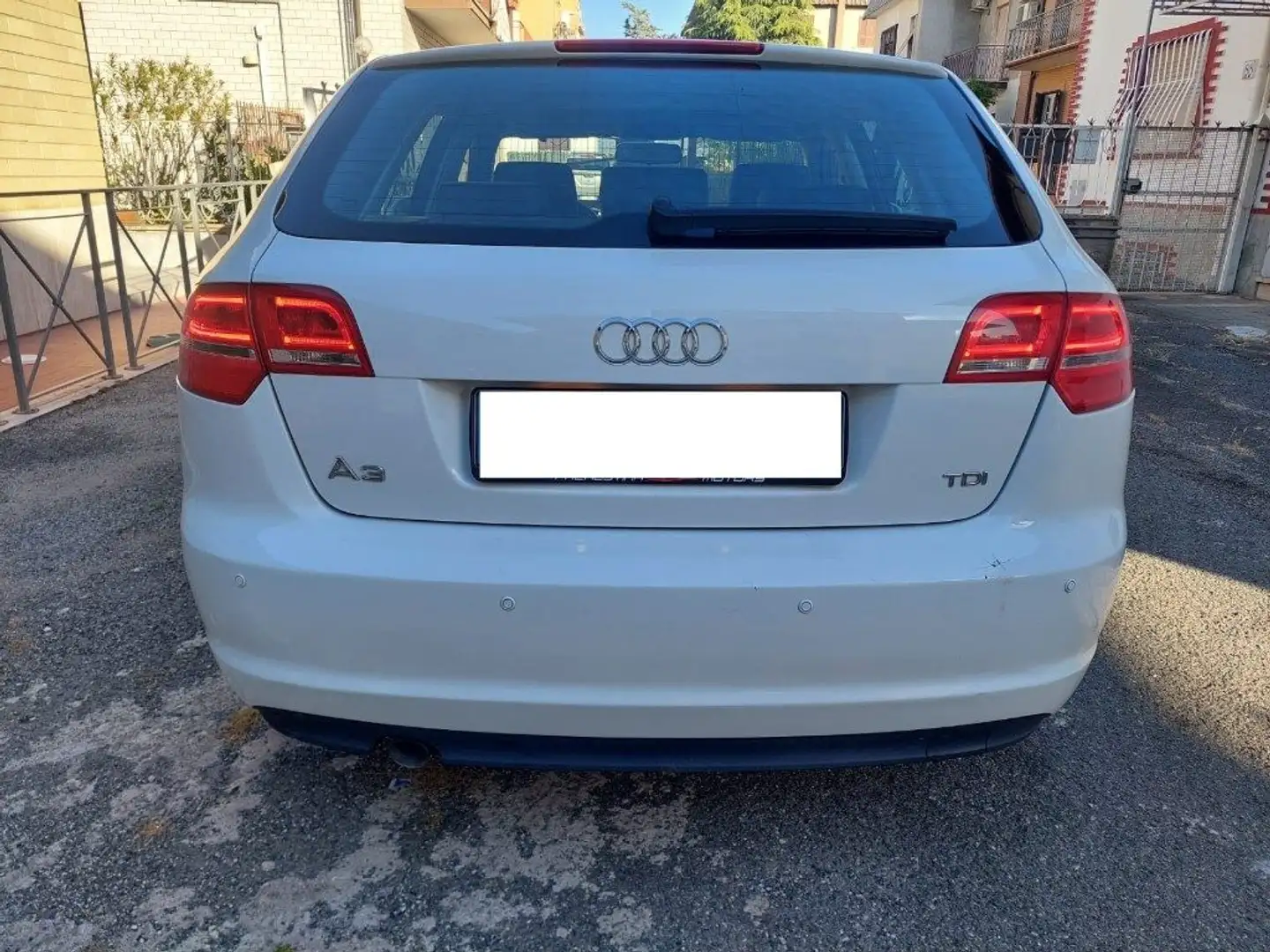 Audi A3 SPB 1.6 TDI 105 CV CR S tronic Ambition Bianco - 2