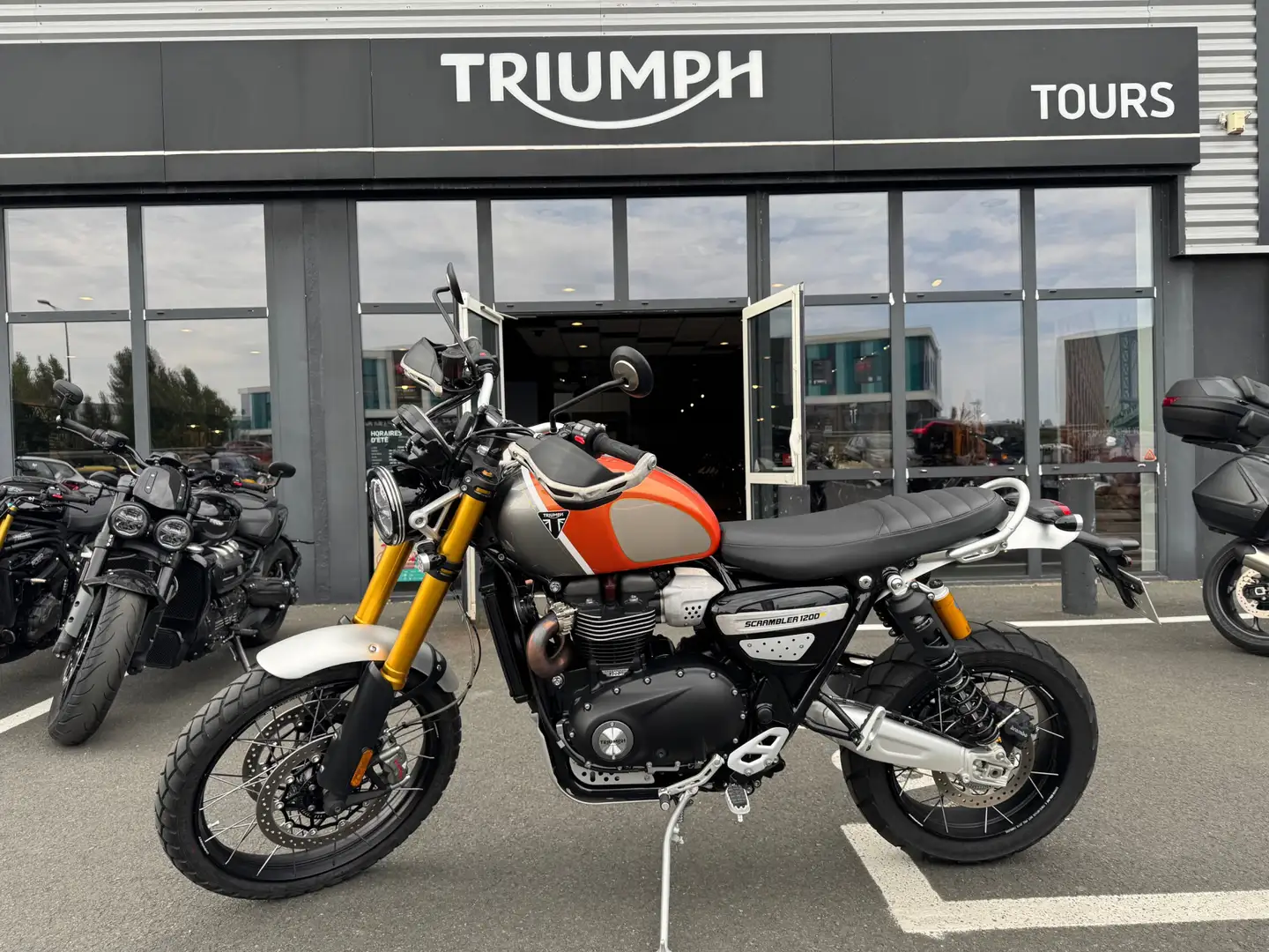 Triumph Scrambler Pomarańczowy - 1