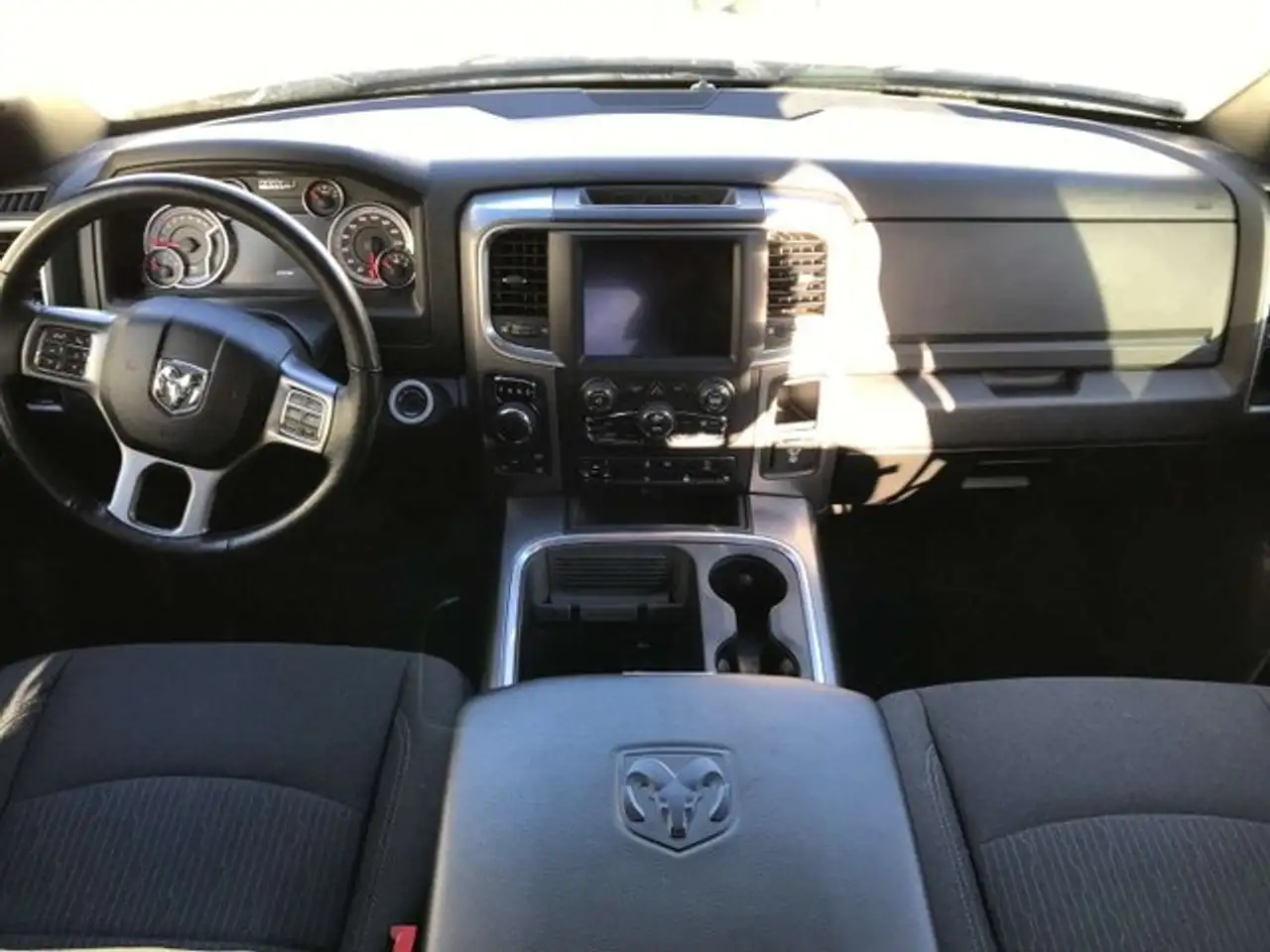 RAM 1500 снимка RAM 1500