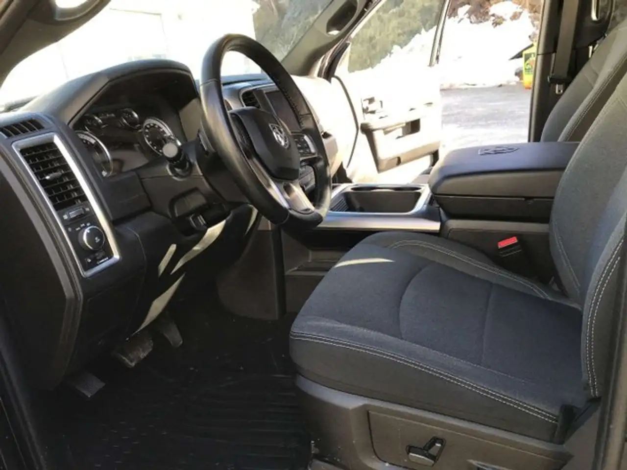 RAM 1500 снимка RAM 1500