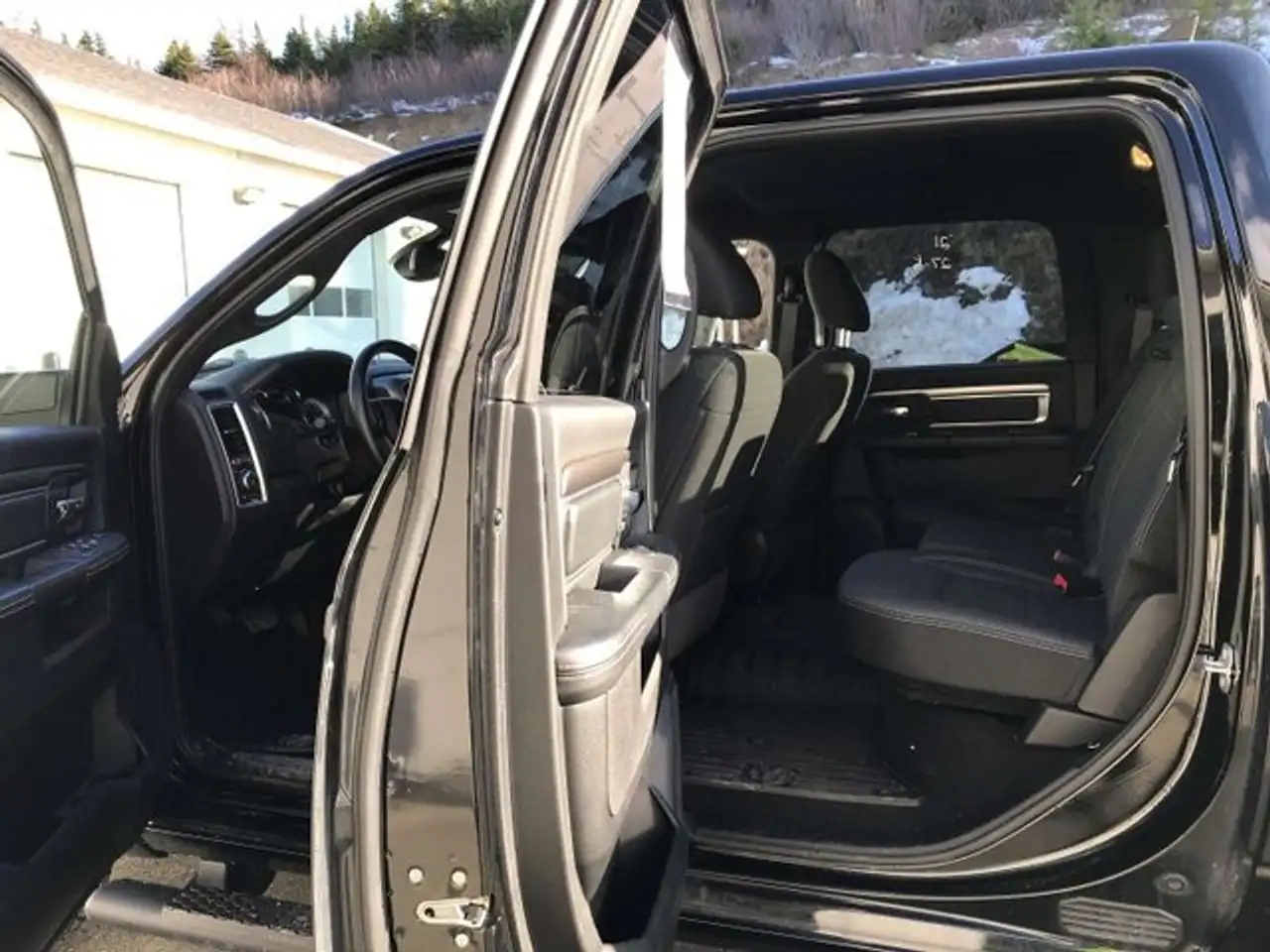 RAM 1500 снимка RAM 1500