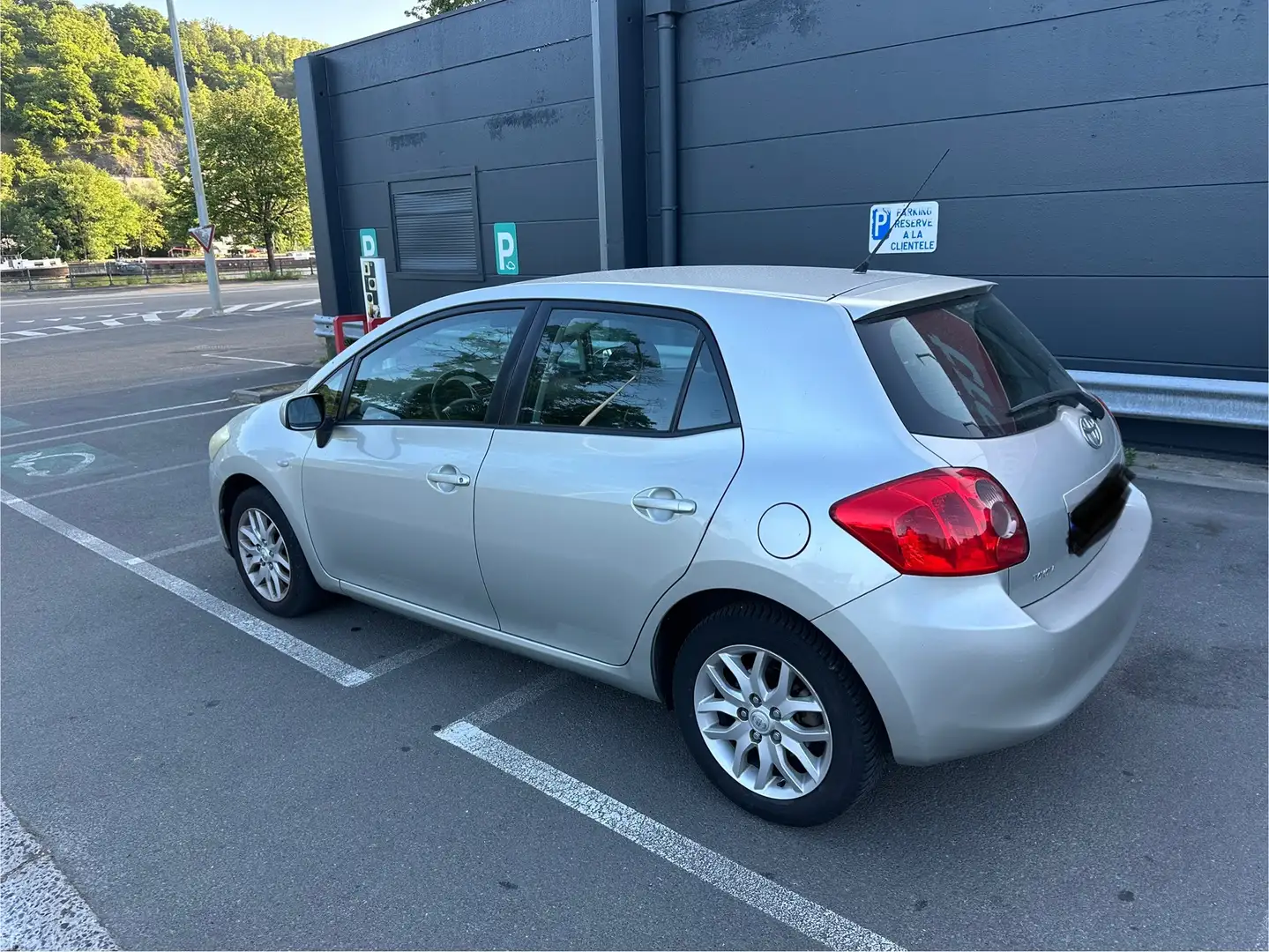 Toyota Auris 1.6i Dual VVT-i Linea Sol MM - 2