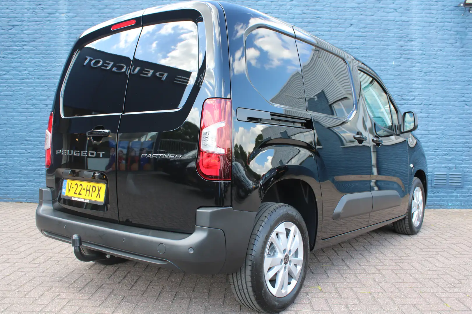 Peugeot Partner 1.5 BlueHDi 130 EAT8 S&S L1 | Automaat | Navi by a Zwart - 2