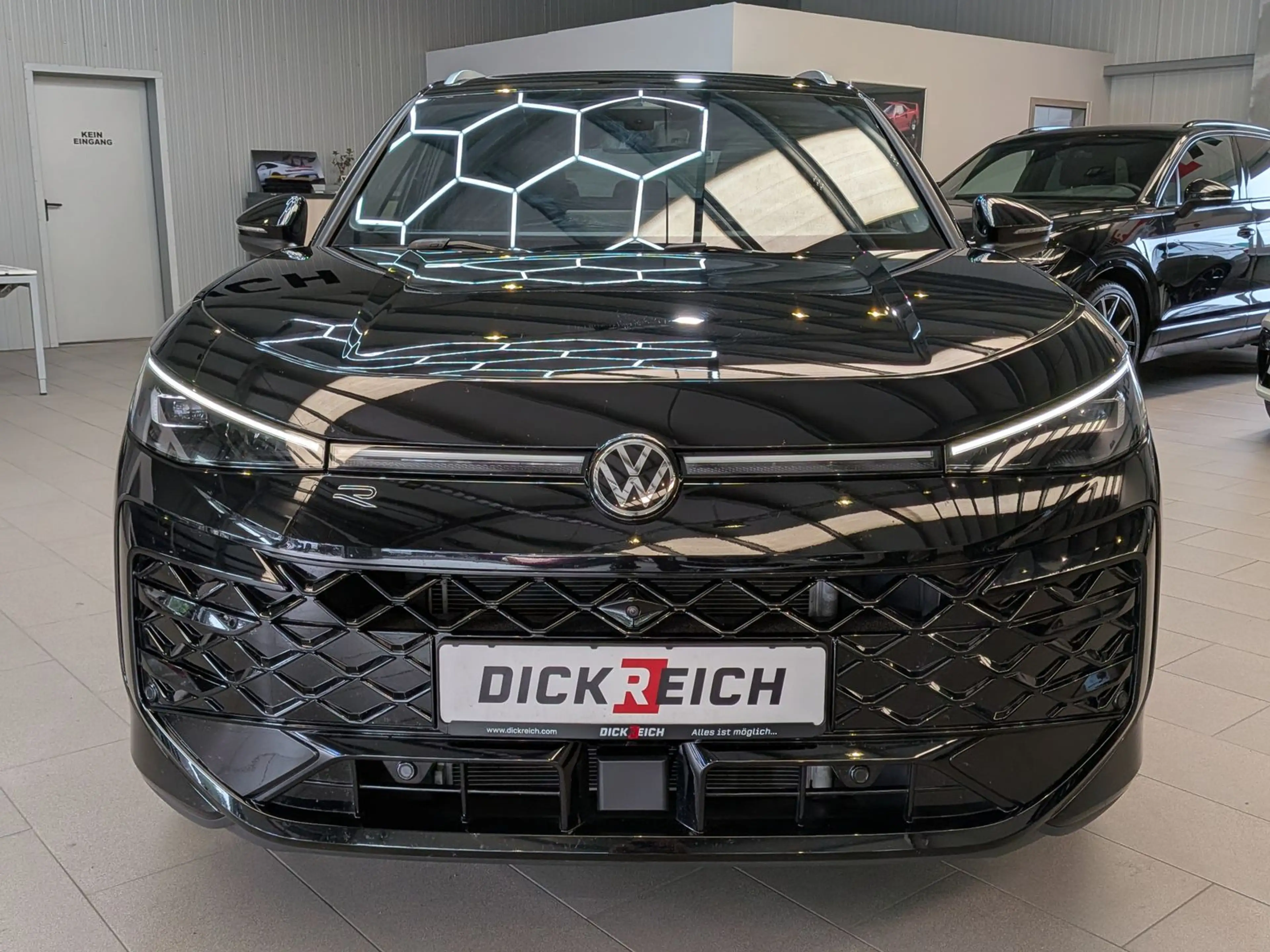 Volkswagen T-Roc 1.5 eTSI R-Line IQ Matrix H/K Pano AHK 19" — photo 8