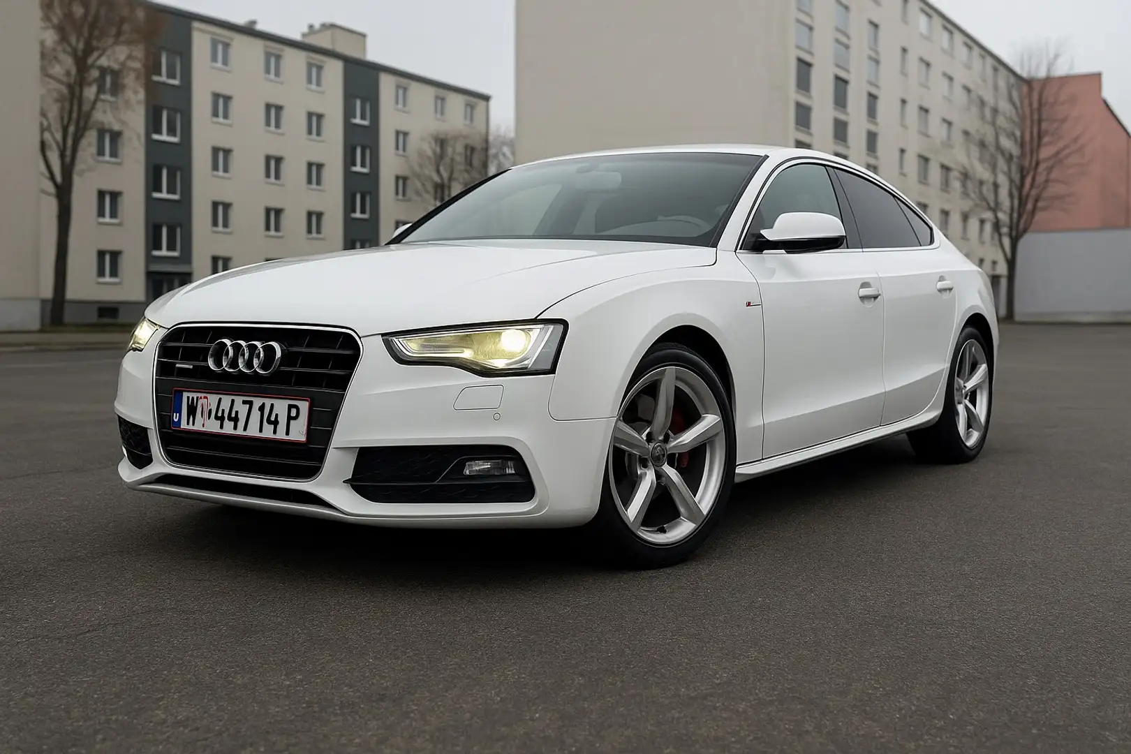 Audi A5 2.0 TDI S line Weiß - 1