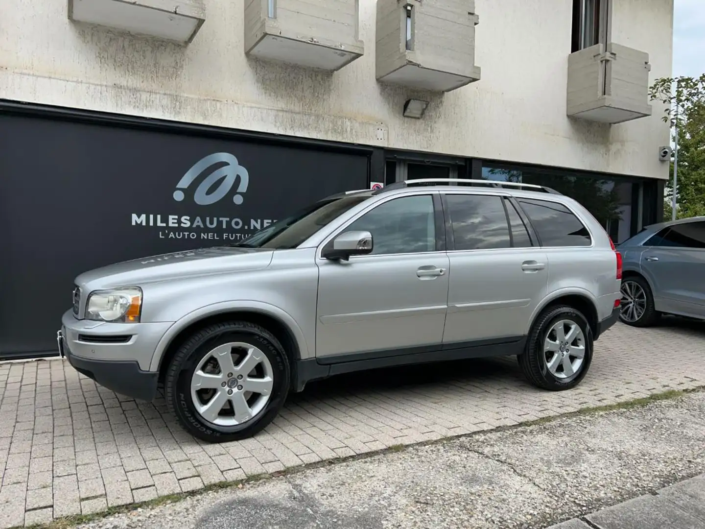 Volvo XC90 D5 AWD Geartronic Summum Argent - 1