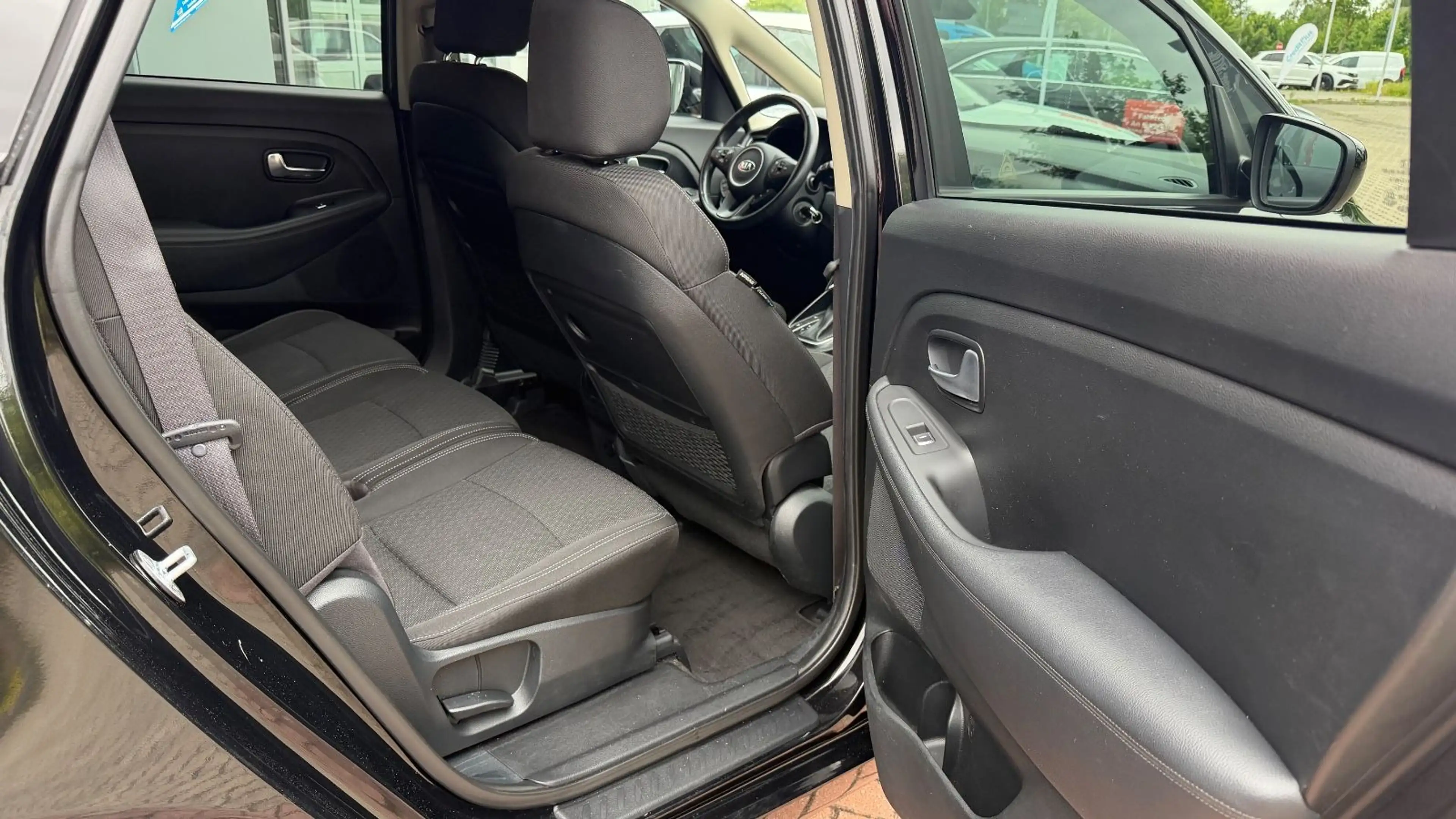 Kia Carens Vision 2.0 AT*NAVI*RFK*LRH*SH*WR — photo 11