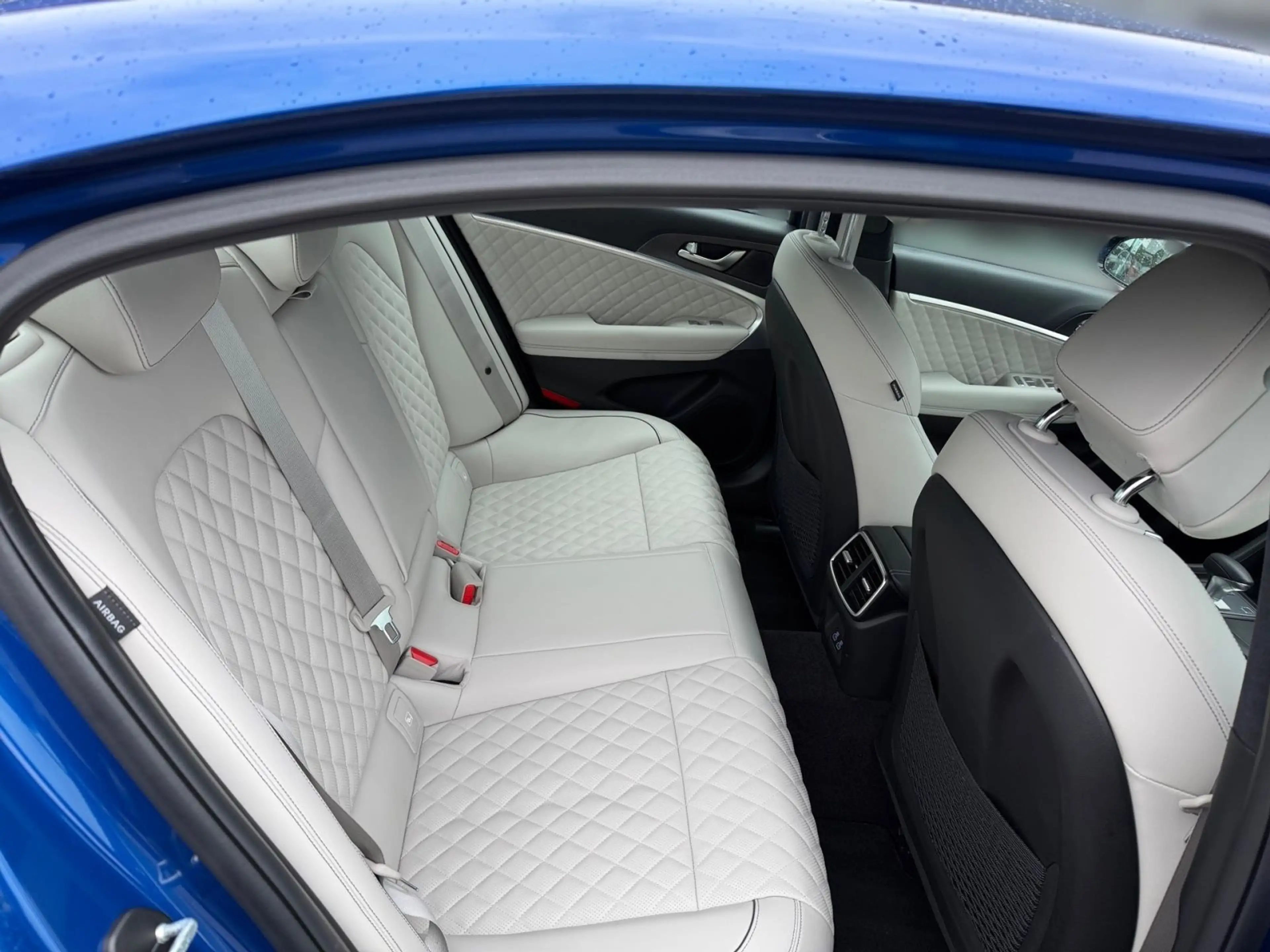 Genesis G70 2.2 CRDi 2WD Sport Innovation Comfort — photo 13