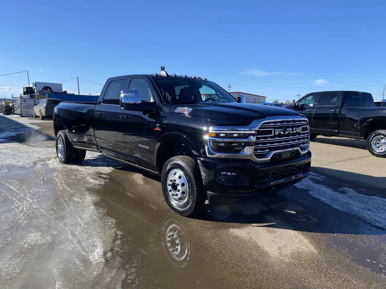 RAM 3500 снимка RAM 3500