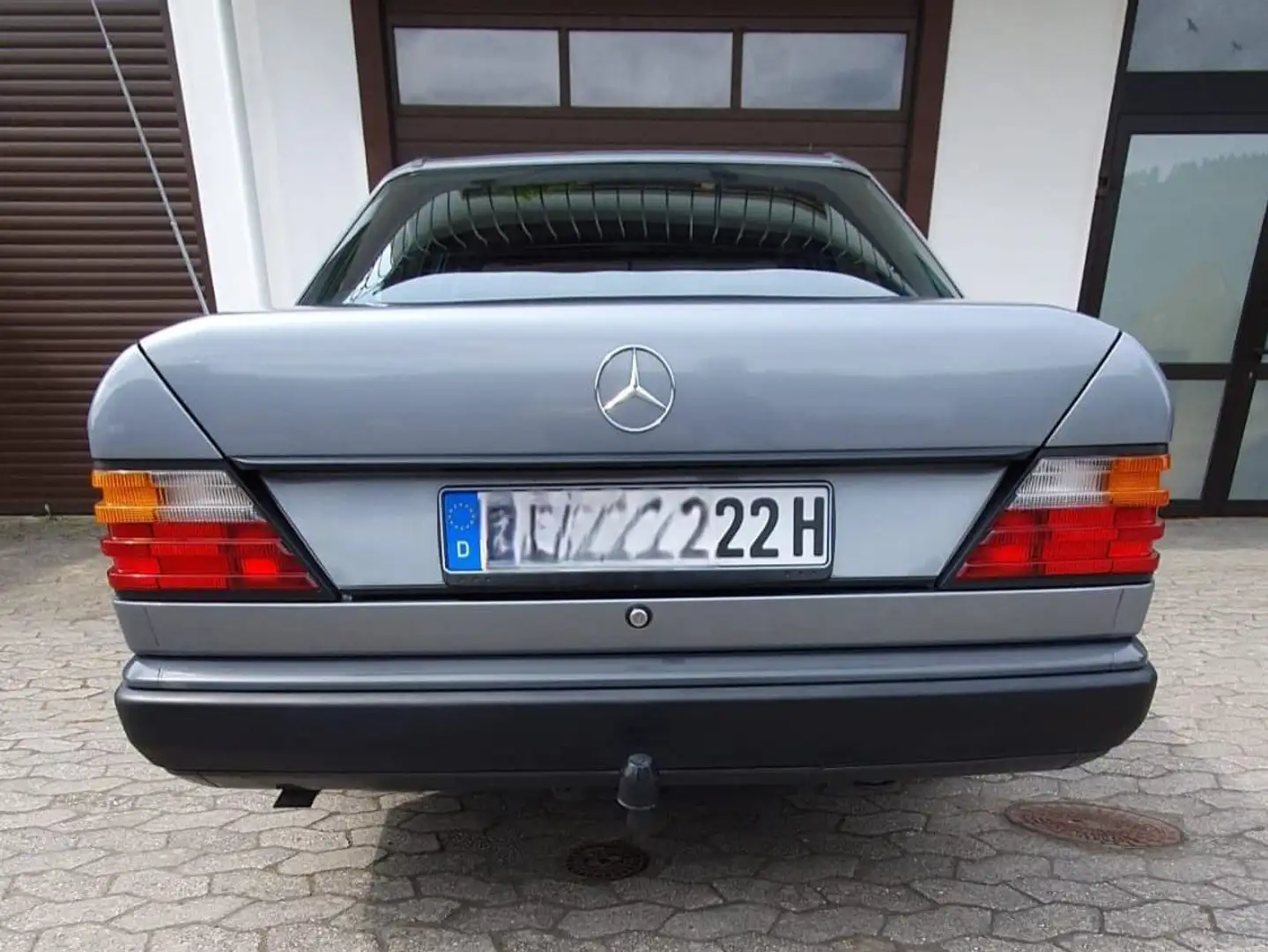 Mercedes-Benz E 250 W124 250 D Oldtimer Grau - 2