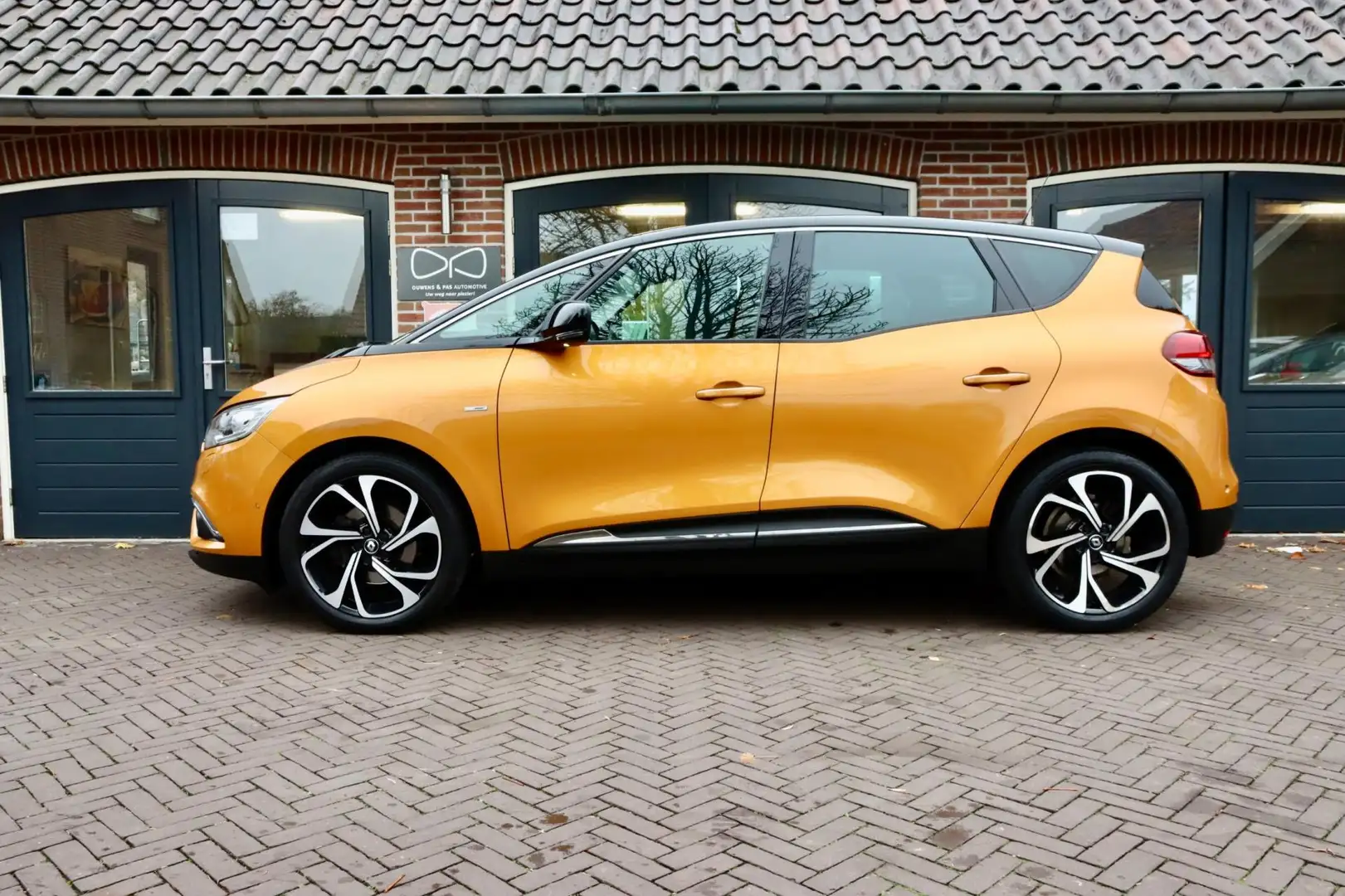 Renault Scenic 1.2 TCe Bose | CAMERA | MASSAGE | NAVIGATIE | CRUI Orange - 2
