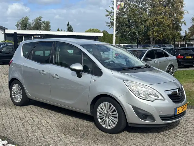 Opel Meriva view 3