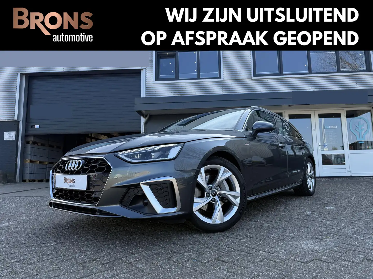 Audi A4 Avant 40 TFSI S-line edition Competition 205PK Gris - 1