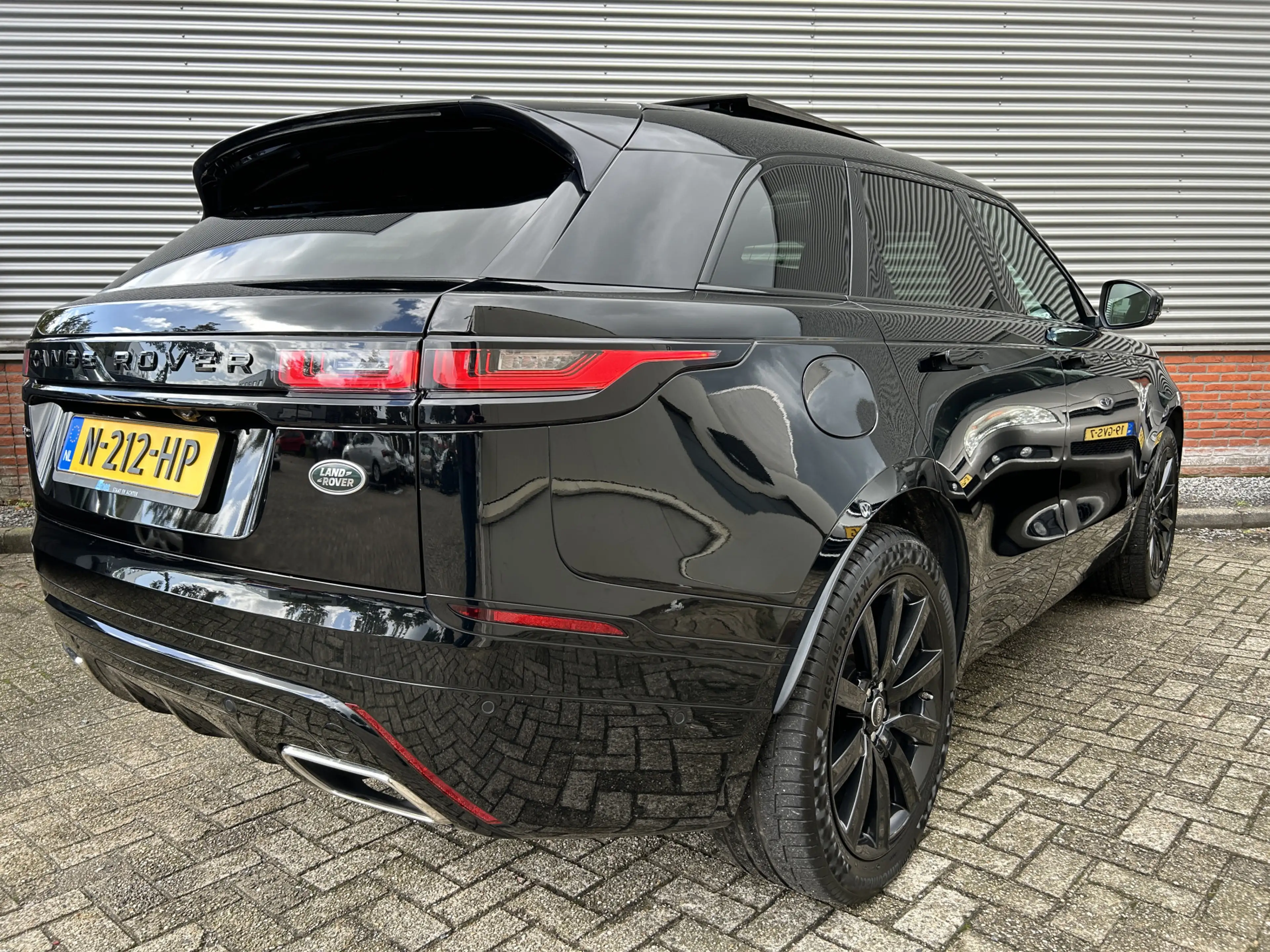 Land Rover Range Rover Velar 3.0 D300 AWD R-Dynamic HSE | Dealer Onderhouden | — photo 3
