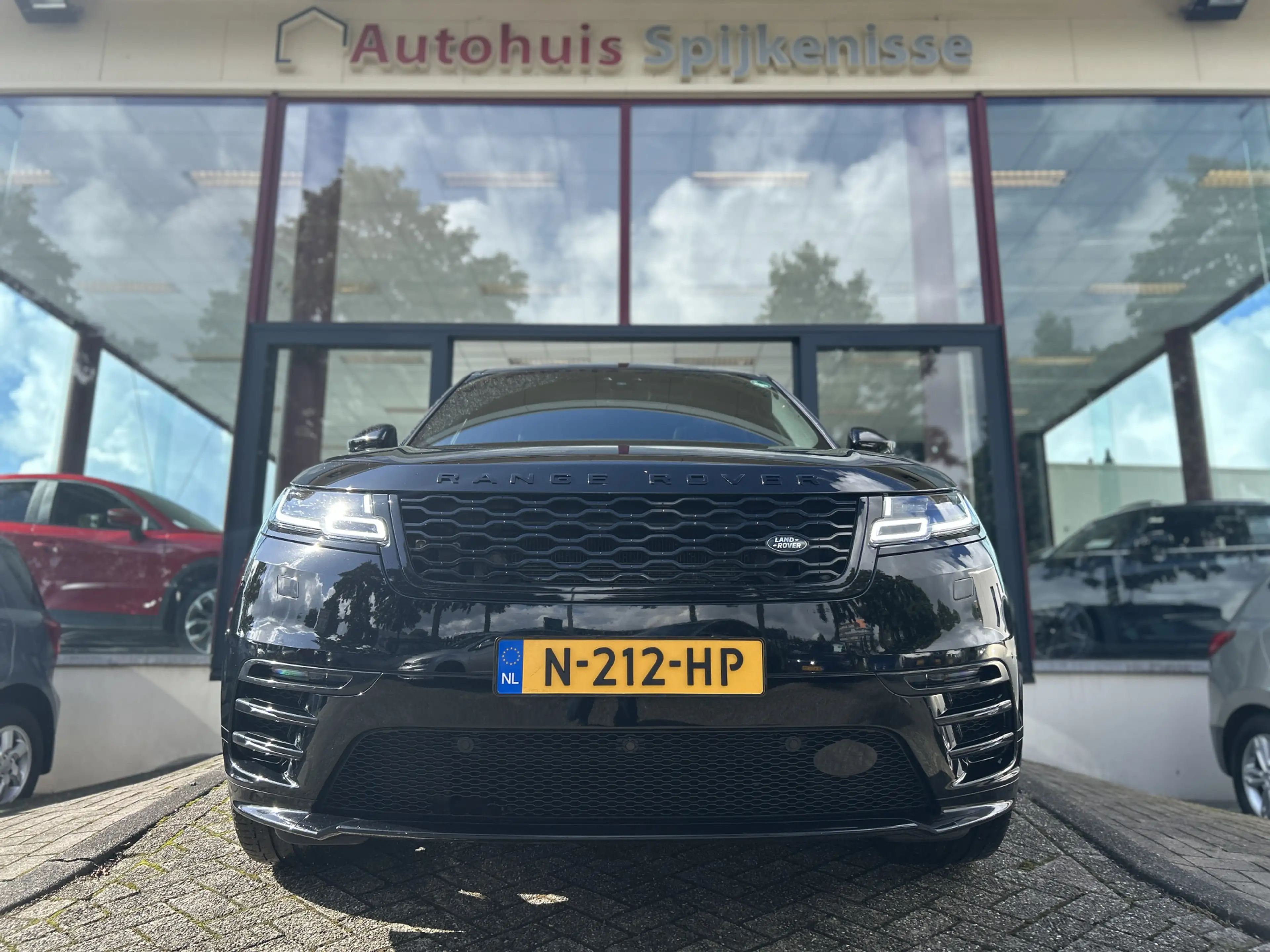 Land Rover Range Rover Velar 3.0 D300 AWD R-Dynamic HSE | Dealer Onderhouden | — photo 2