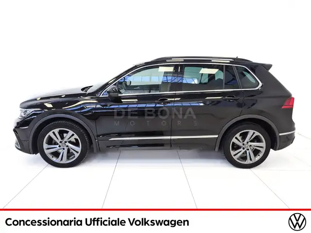 Volkswagen Tiguan view 4