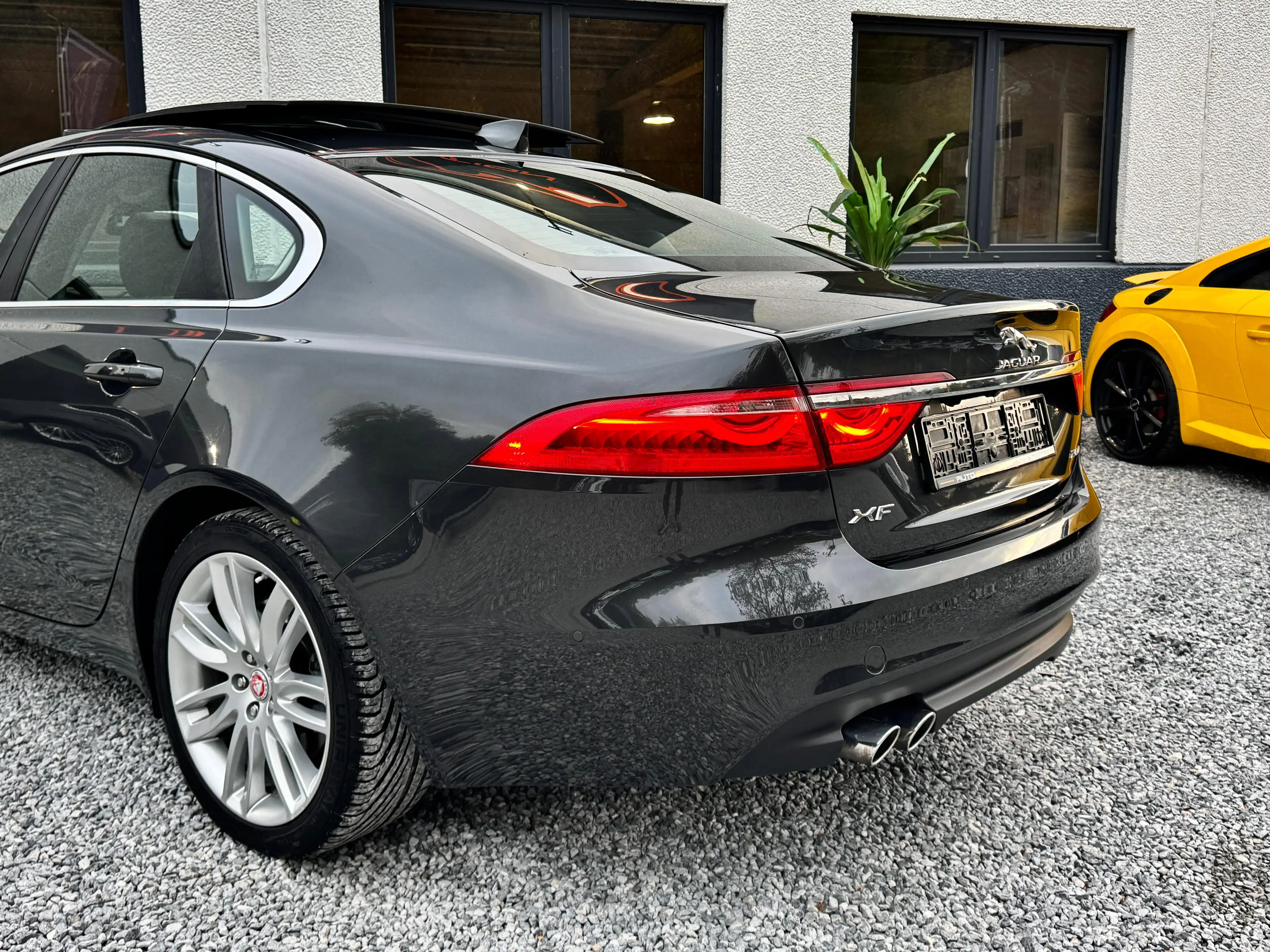 Jaguar XF 2.0D Prestige - PANO - FULL LED - CAMERA - HUD — photo 7