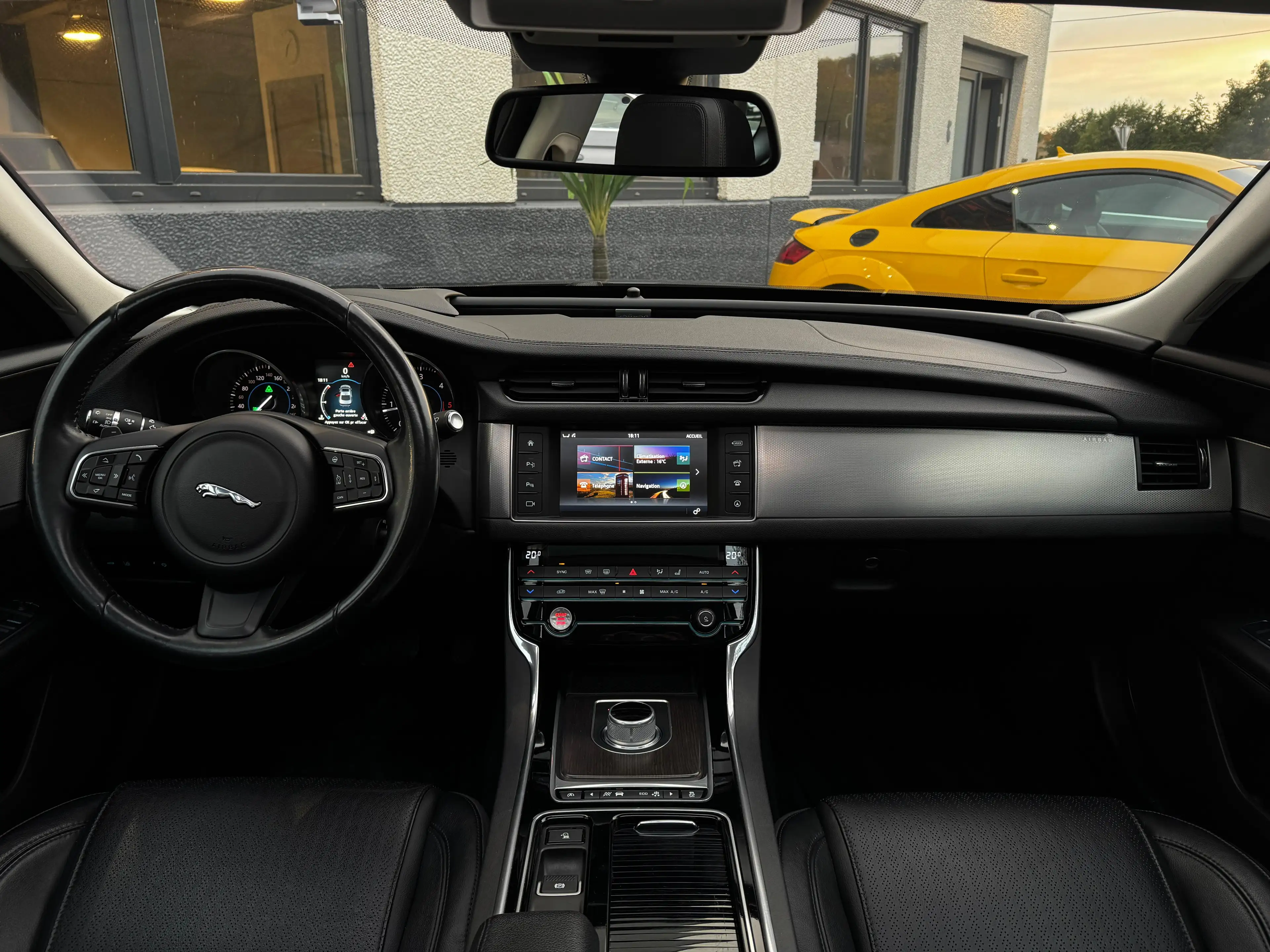 Jaguar XF 2.0D Prestige - PANO - FULL LED - CAMERA - HUD — photo 14
