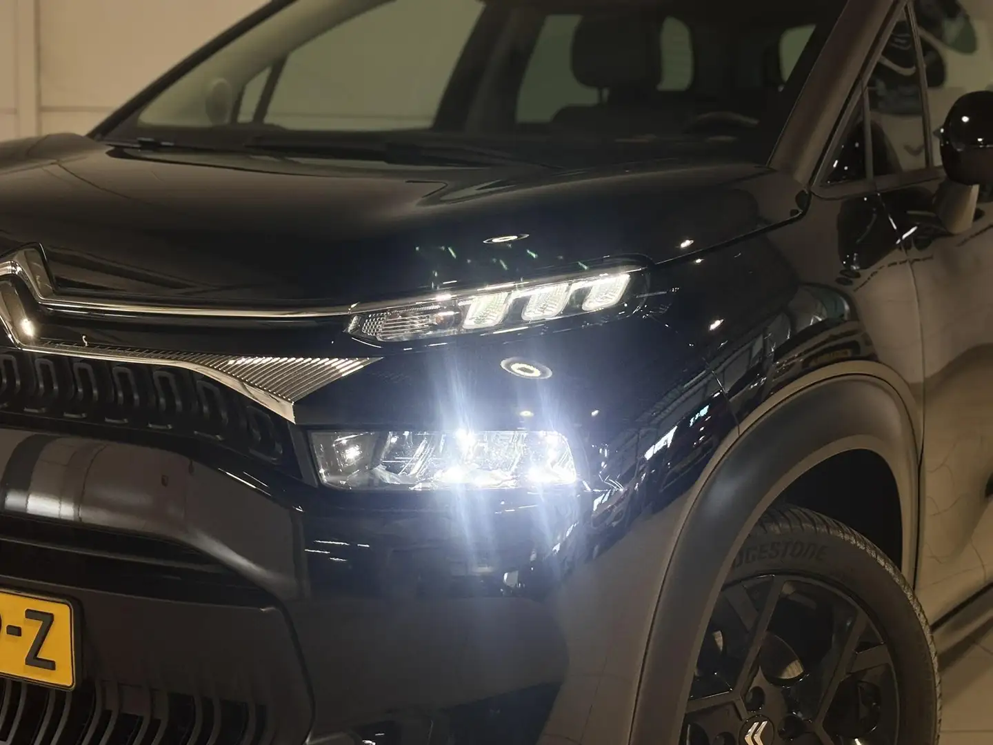 Citroen C3 Aircross Shine Pack 1.2 Turbo 110pk | NAVI | CAMERA | STOEL Schwarz - 2