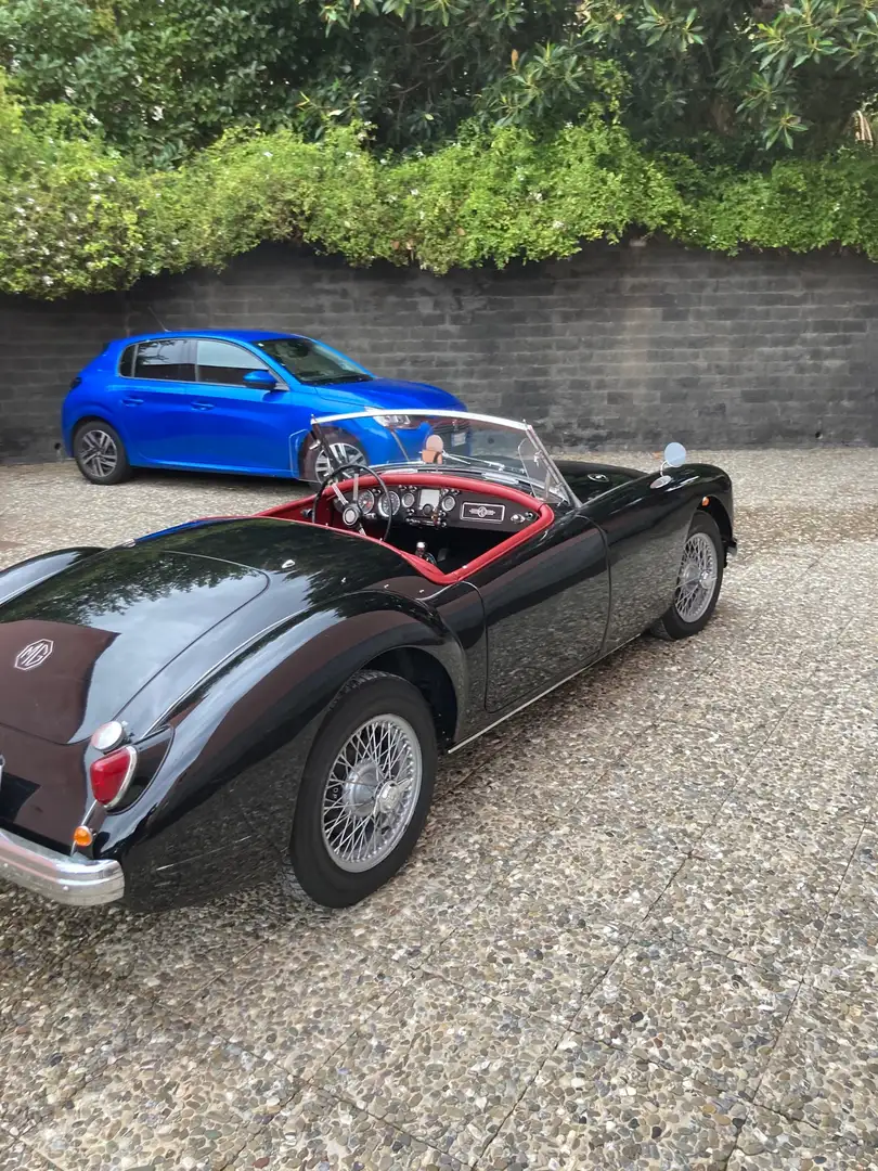 MG MGA Interni pelle rossa Nero - 2