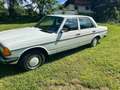Mercedes-Benz 240 Oldtimer Limousine Weiß - thumbnail 11