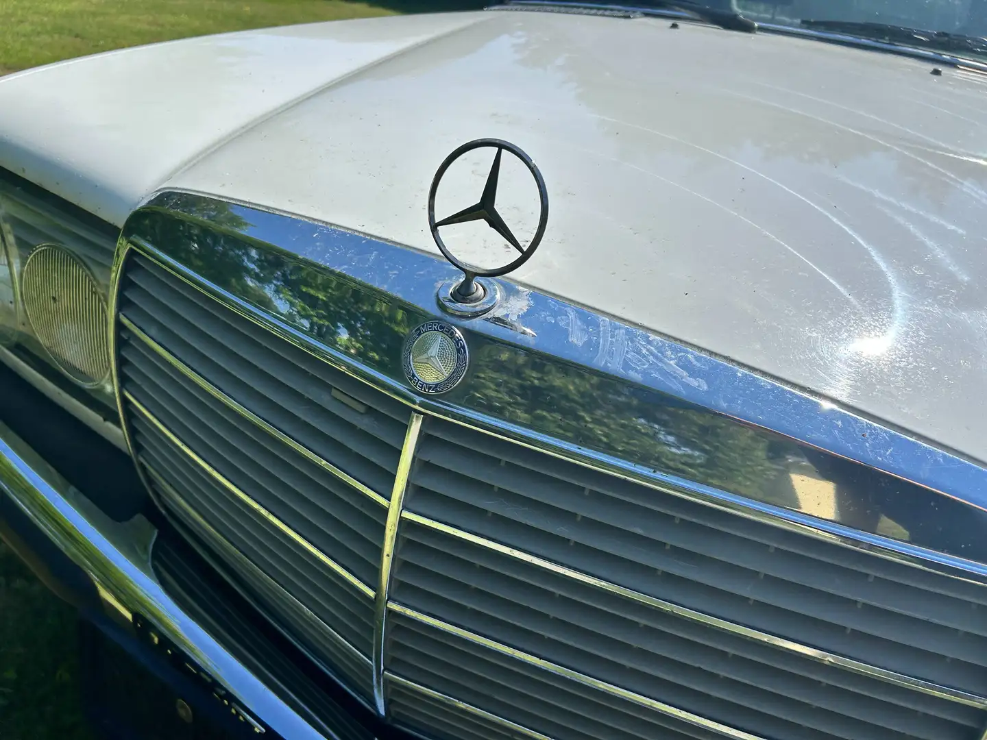 Mercedes-Benz 240 Oldtimer Limousine Weiß - 2