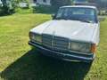 Mercedes-Benz 240 Oldtimer Limousine Weiß - thumbnail 4