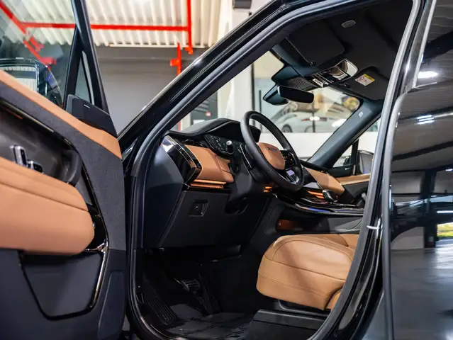 Land Rover Range Rover Sport view 14