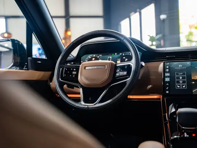 Land Rover Range Rover Sport view 11
