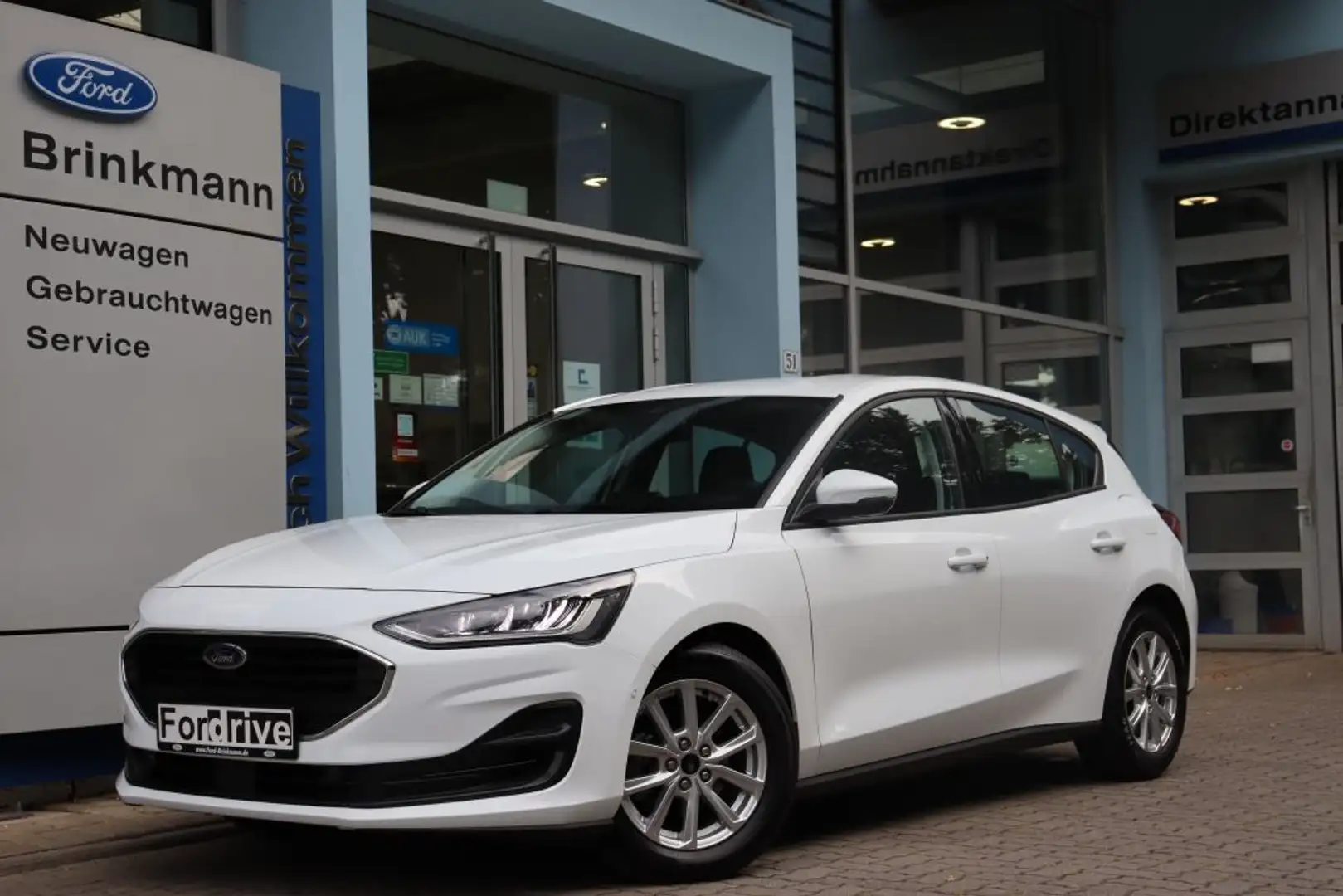 Ford Focus 1.0 EcoBoost S&S Cool&Connect Weiß - 1