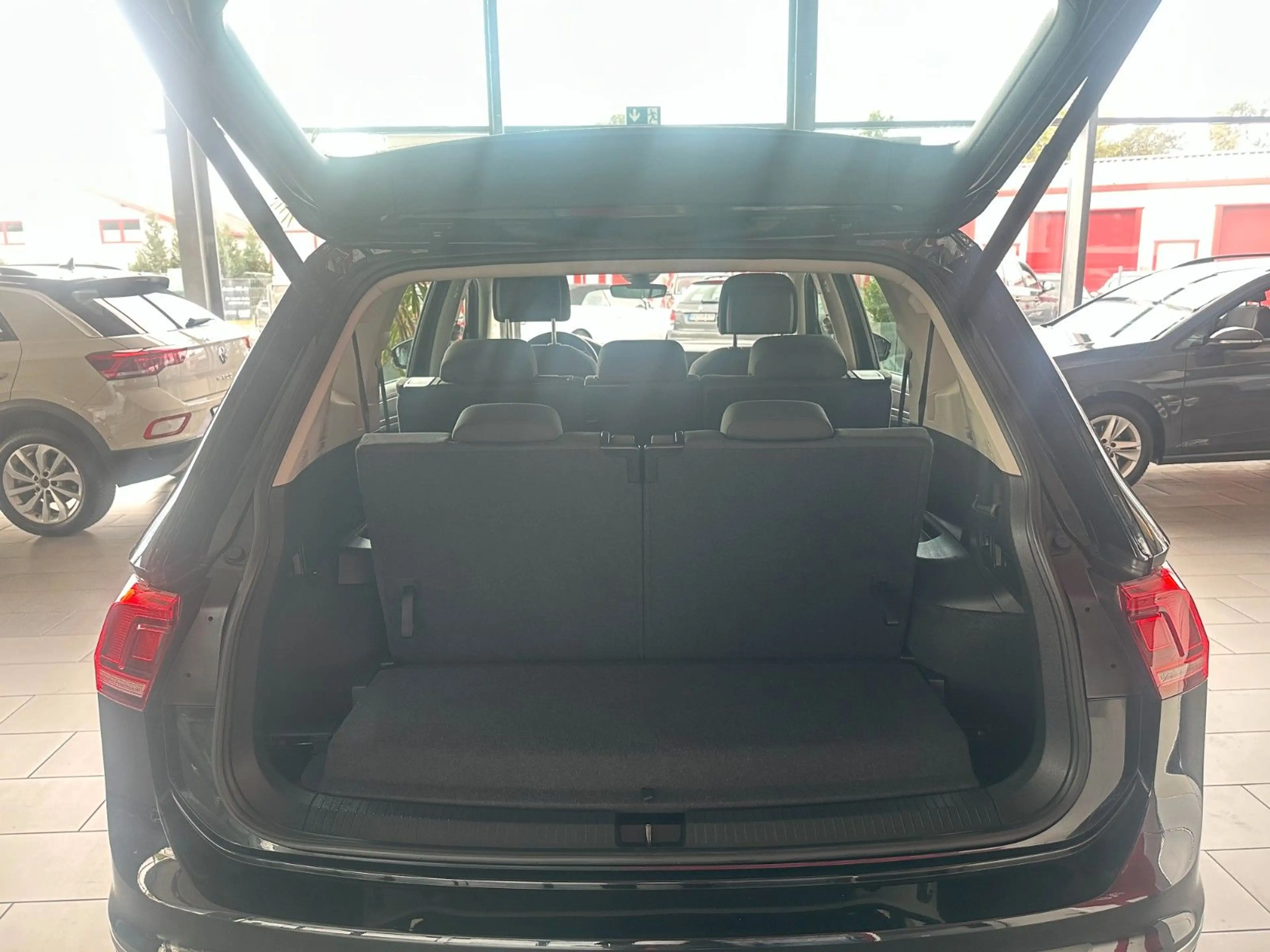 Volkswagen Tiguan Allspace 1.5TSI DSG,7SITZ,AHK,NaviLED,1Hd — photo 13