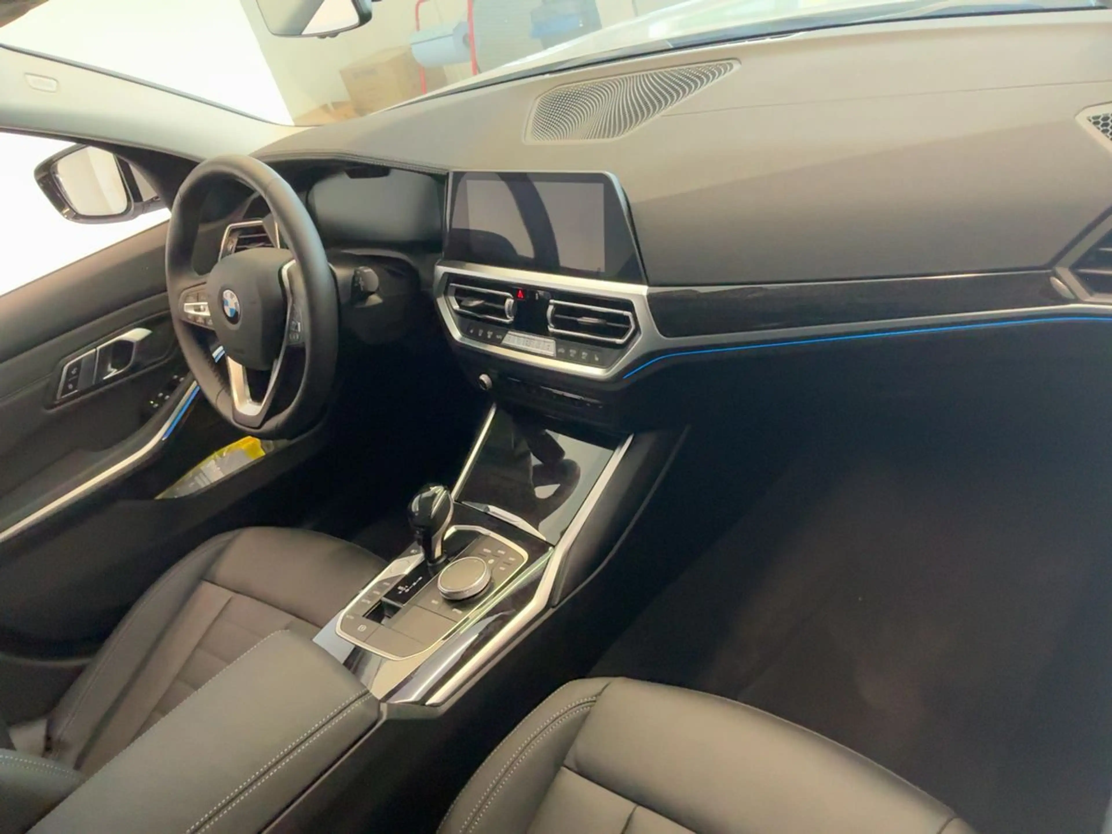 BMW 330 e Luxury Line*erst echte 460km*NEUWERTIG* — photo 5