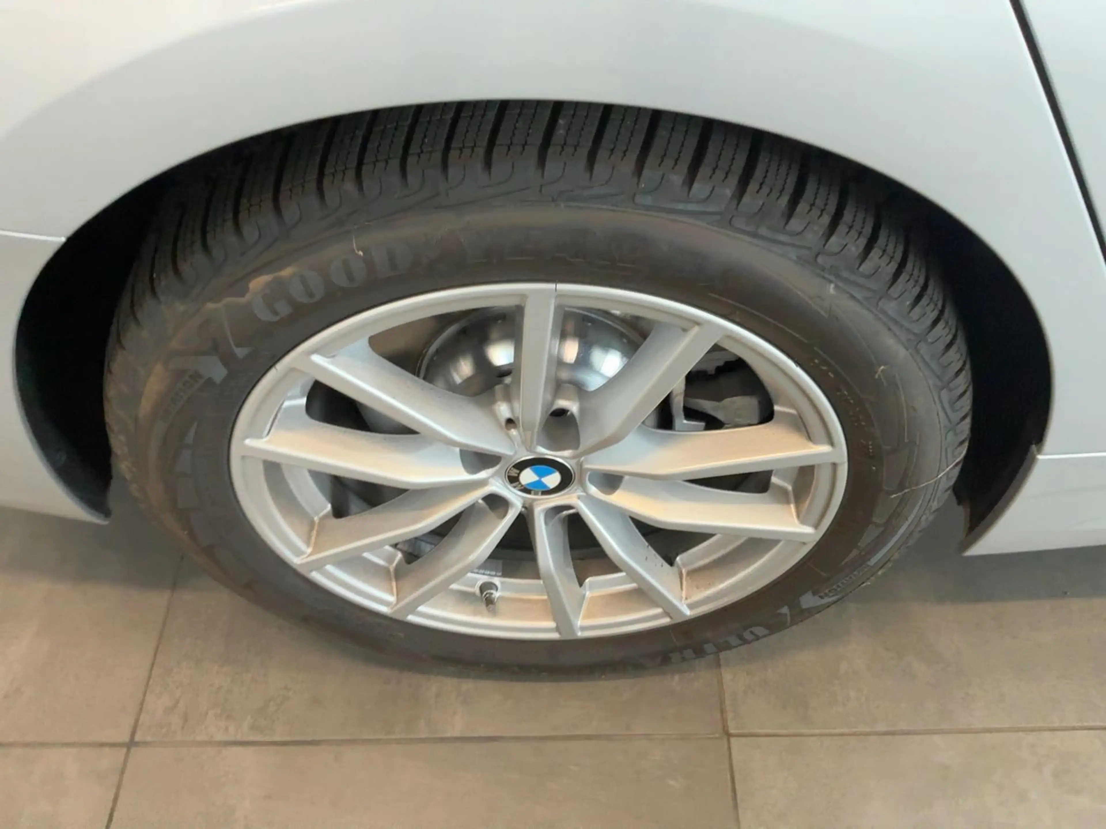 BMW 330 e Luxury Line*erst echte 460km*NEUWERTIG* — photo 9