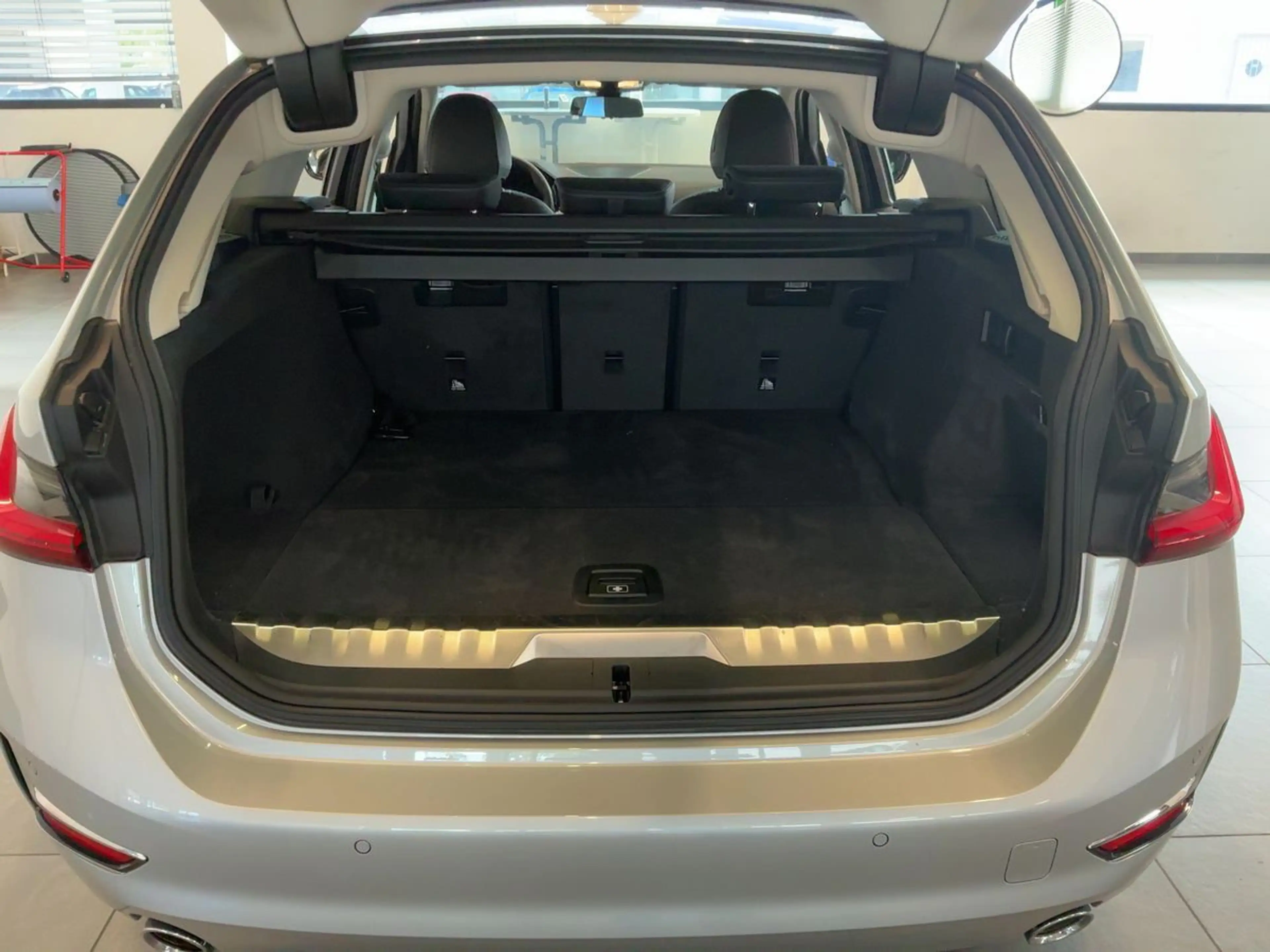 BMW 330 e Luxury Line*erst echte 460km*NEUWERTIG* — photo 8