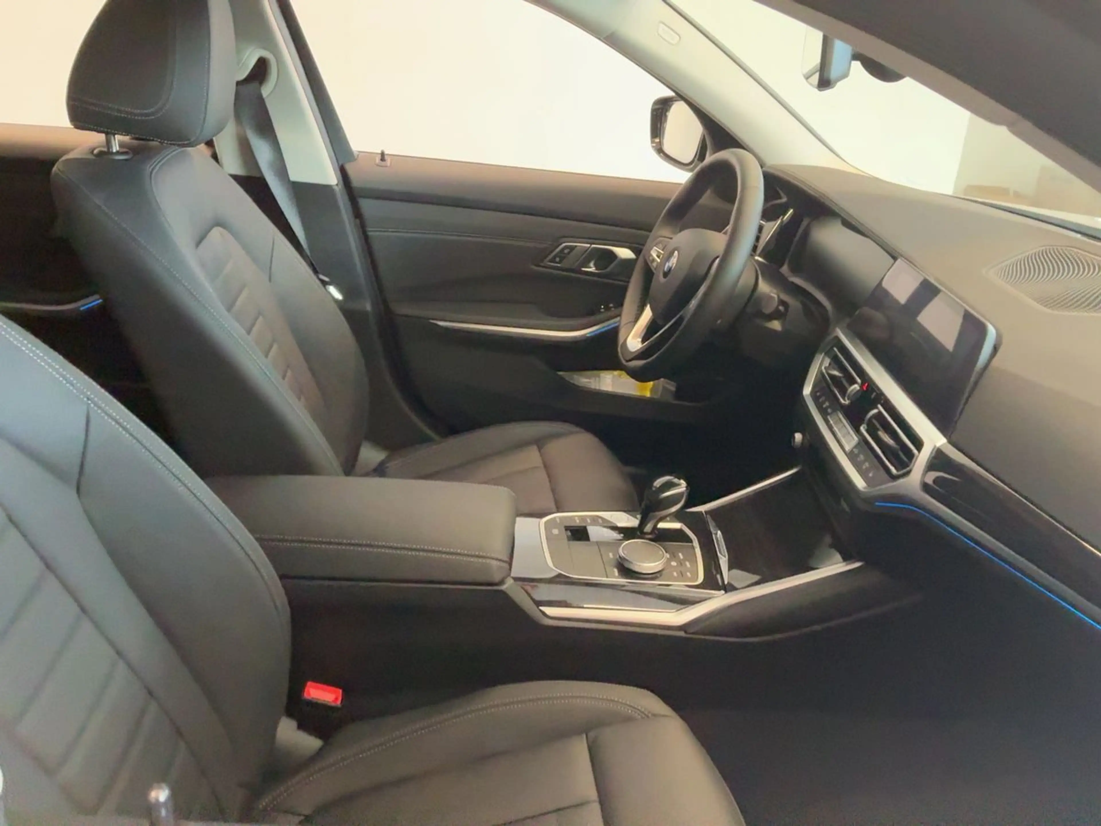 BMW 330 e Luxury Line*erst echte 460km*NEUWERTIG* — photo 6