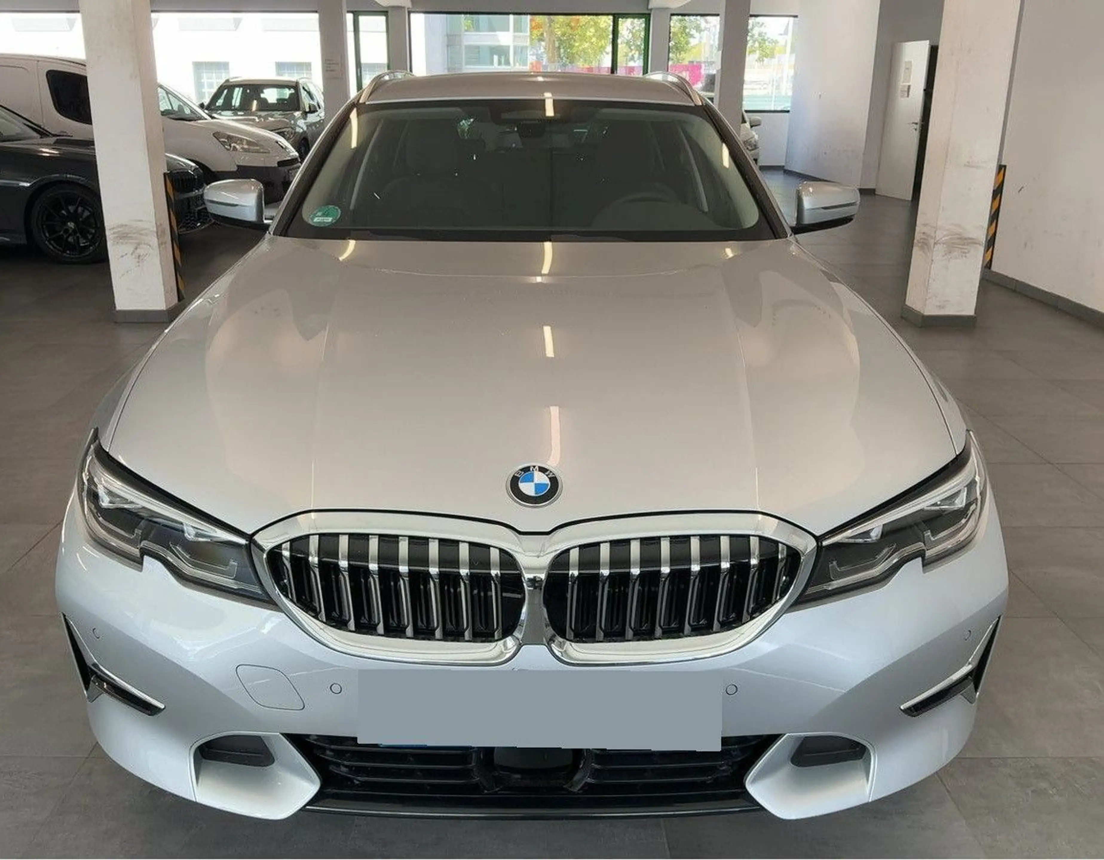 BMW 330 e Luxury Line*erst echte 460km*NEUWERTIG* — photo 4