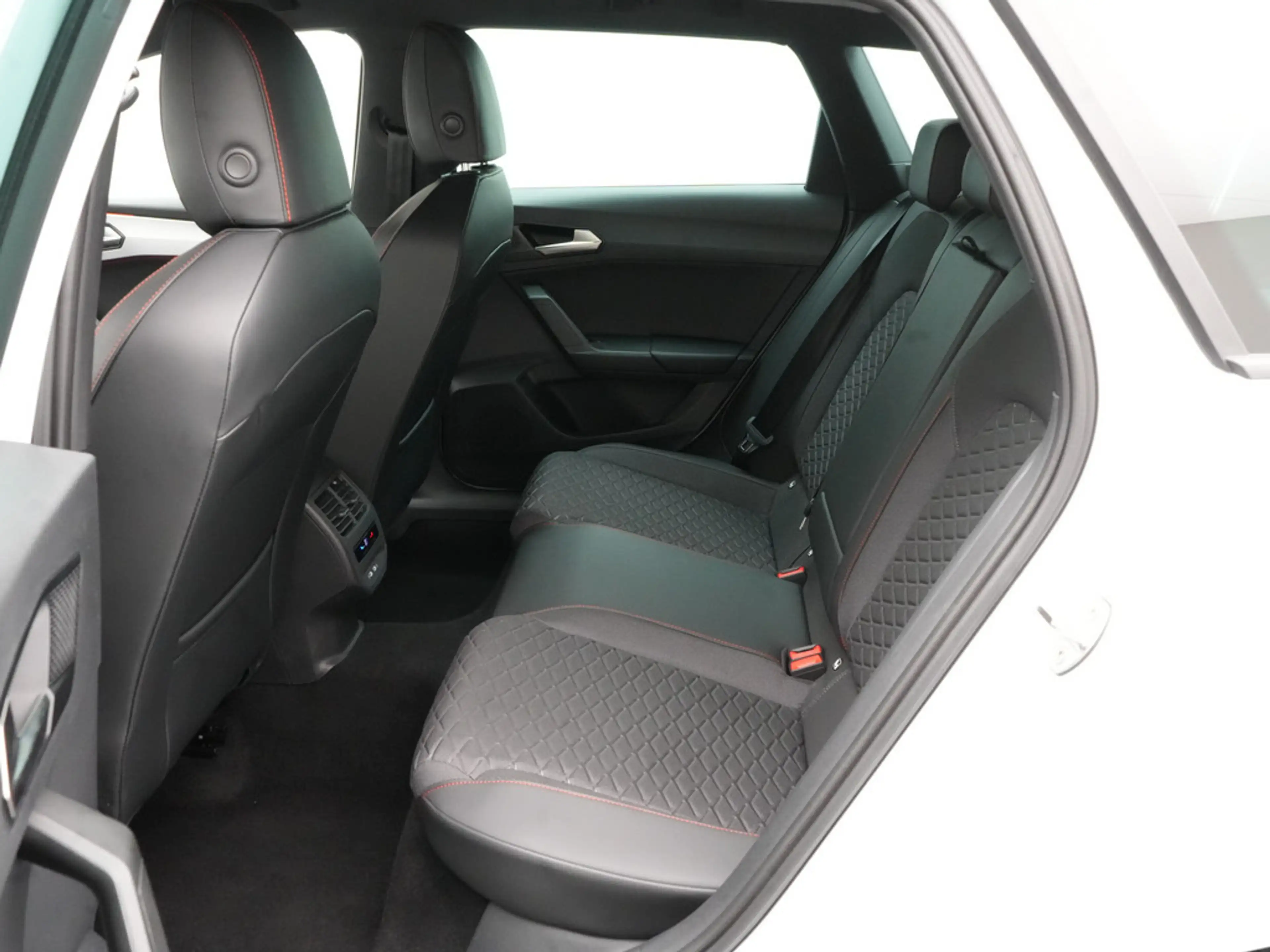 SEAT Leon ST FR DSG AHK ACC NAVI VIRT KAM LEDER SH — photo 14