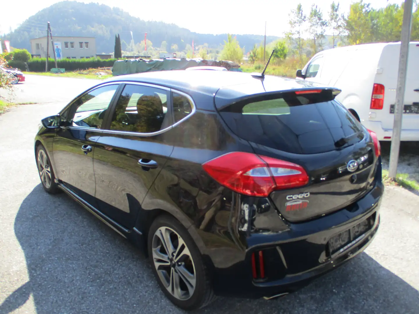 Kia Ceed / cee'd Vision GT line Schwarz - 2