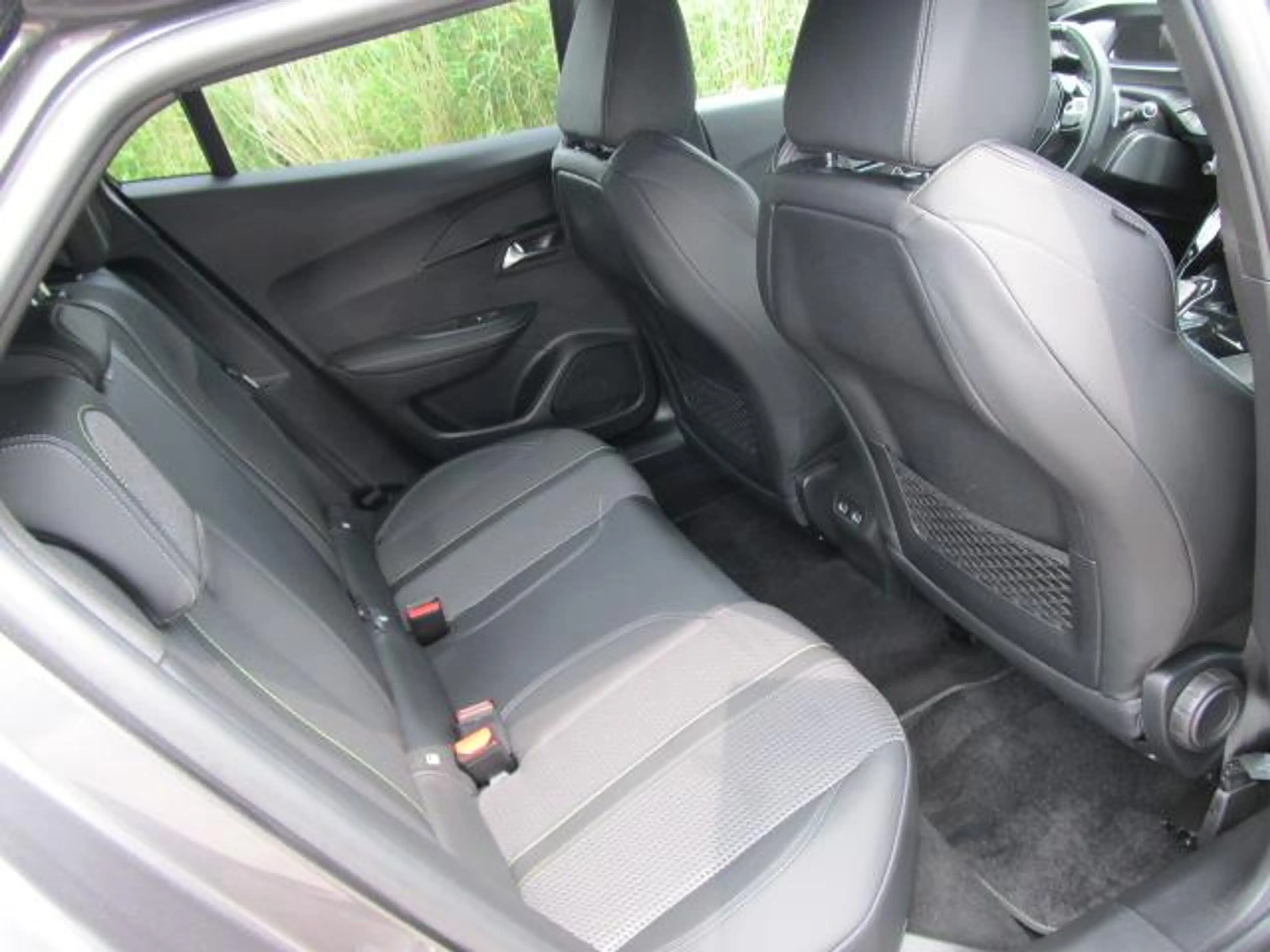 Peugeot 2008 1.2 PureTech GT-line 130pk Automaat — photo 11