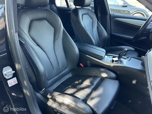 BMW 5 Series view 11