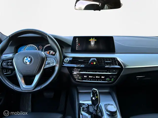 BMW 5 Series view 15