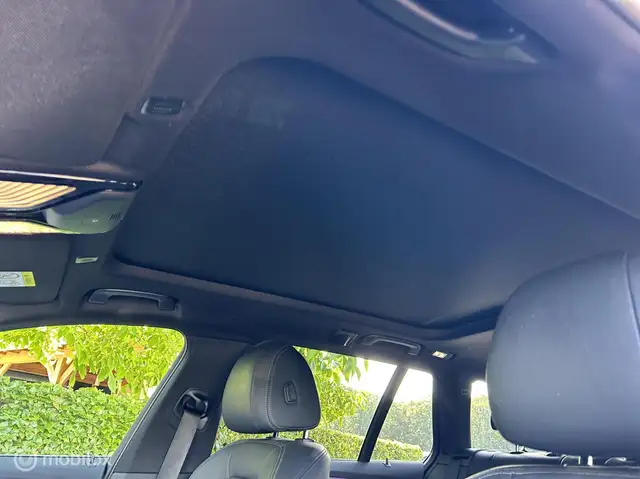BMW 5 Series view 7