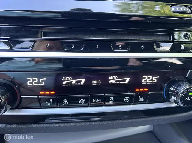 BMW 5 Series view 20