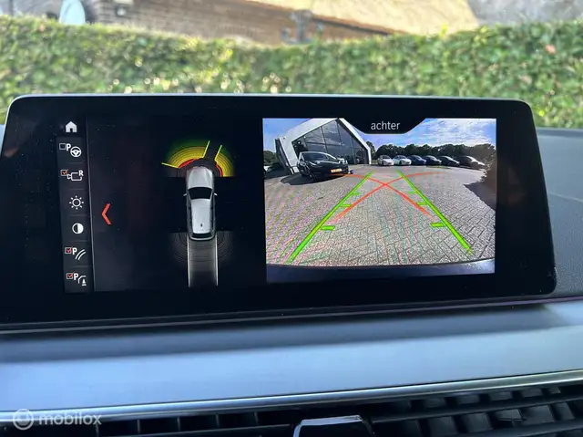 BMW 5 Series view 19