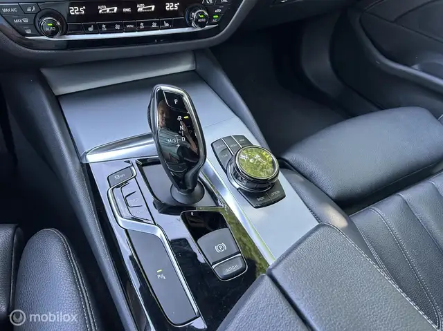 BMW 5 Series view 21