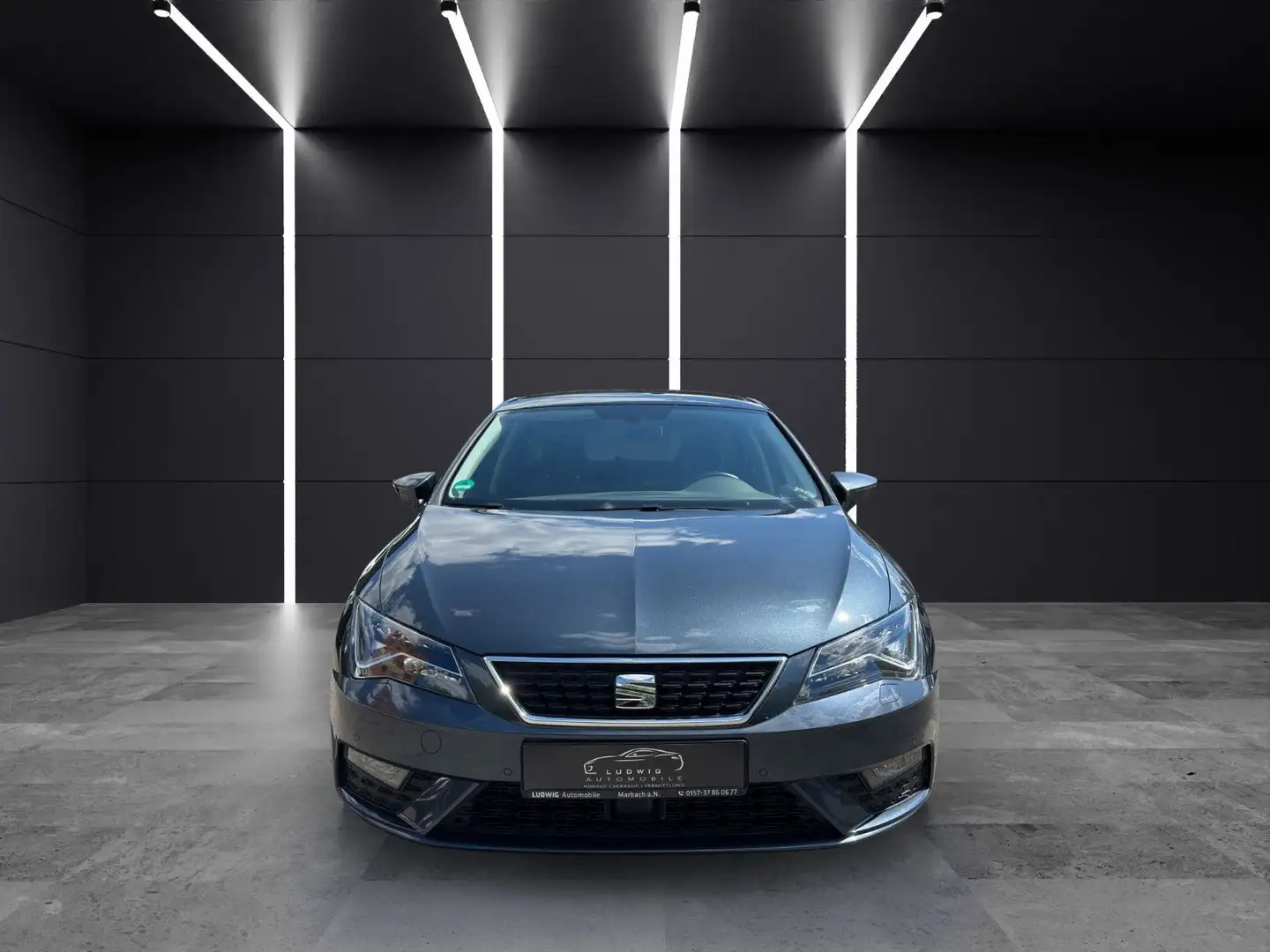 SEAT Leon Style/LED/EURO6/1HAND/NAVI/PDC/PANORAMADACH Grau - 2