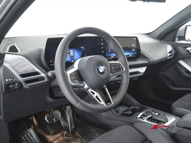BMW 1 Series view 8