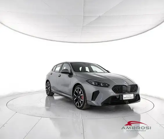 BMW 1 Series view 2